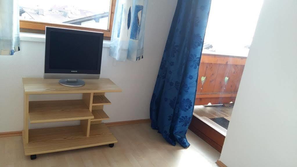 Haus Sonja Lägenhet Lermoos Exteriör bild